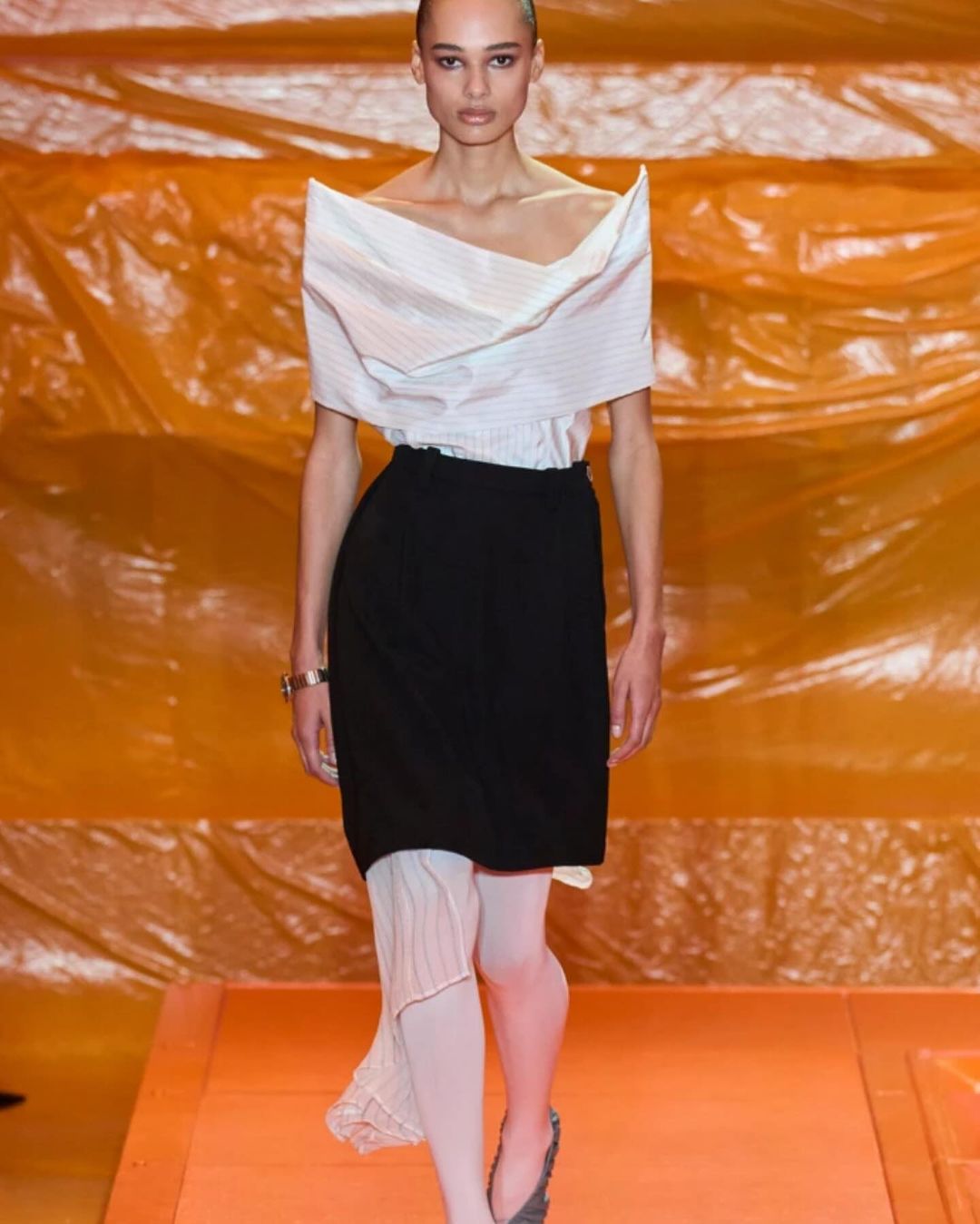 Стиліст показала модні спідниці весняно-літнього сезону 2024: добірка фото